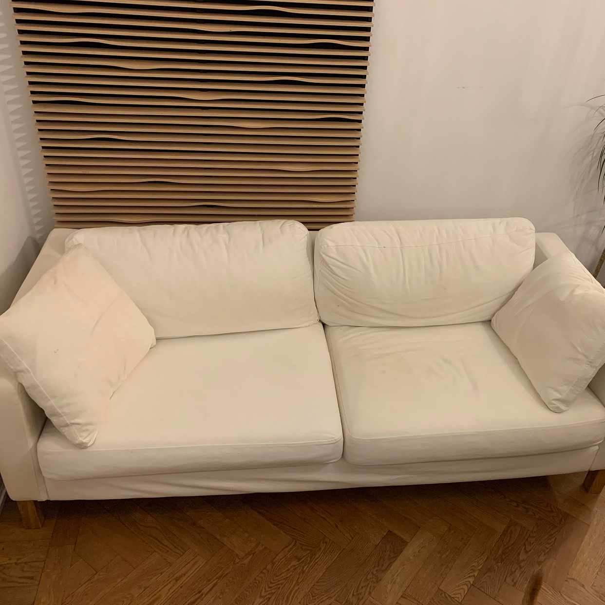 image of Soffa och fåtölj skänkes - Stockholm