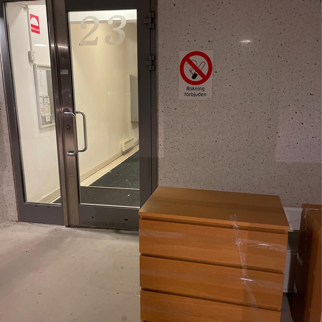 image of TV-bänk och två byråer - Stockholm