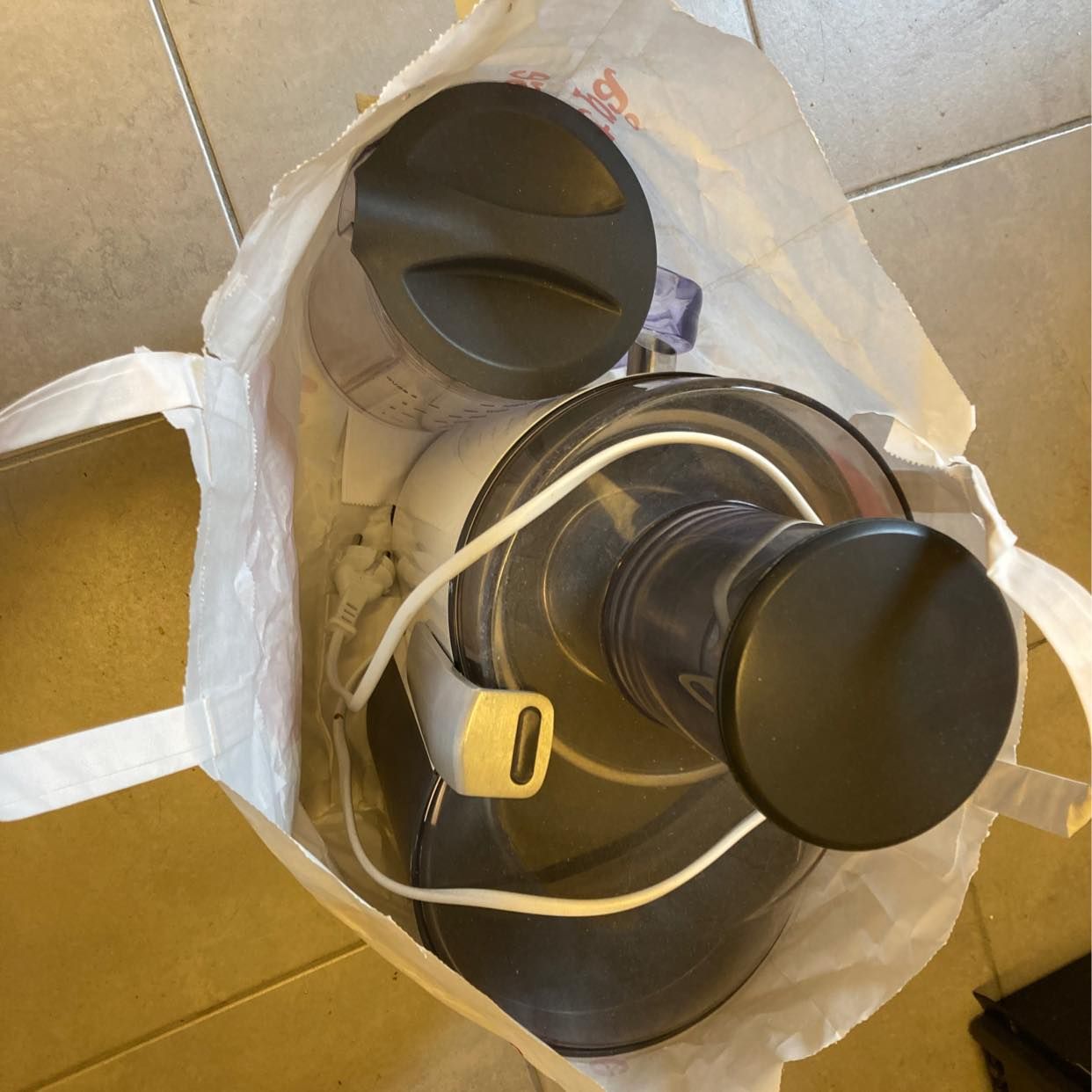 image of Shelfs, juice machine - Stockholm