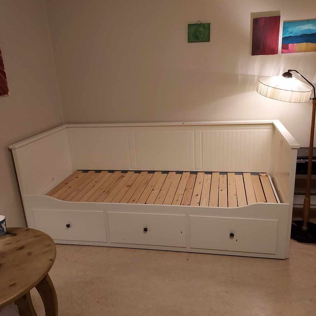 image of Dagbädd Hemnes skänkes - Enskede