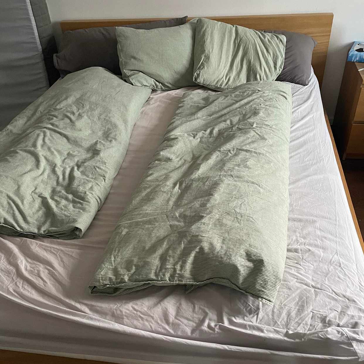 image of Disposal of old bed - Hägersten