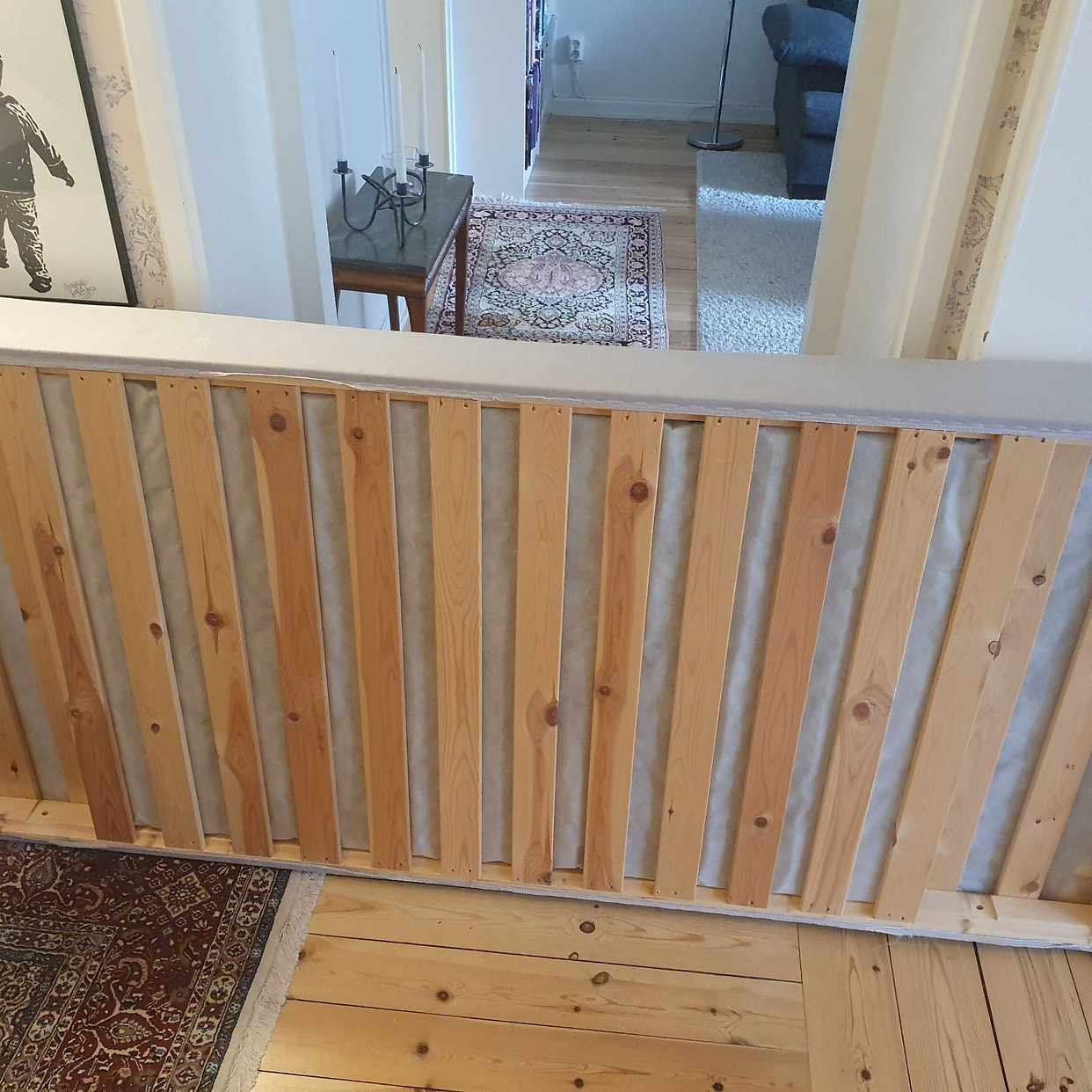 image of Säng bokhylla kartonger - Stockholm
