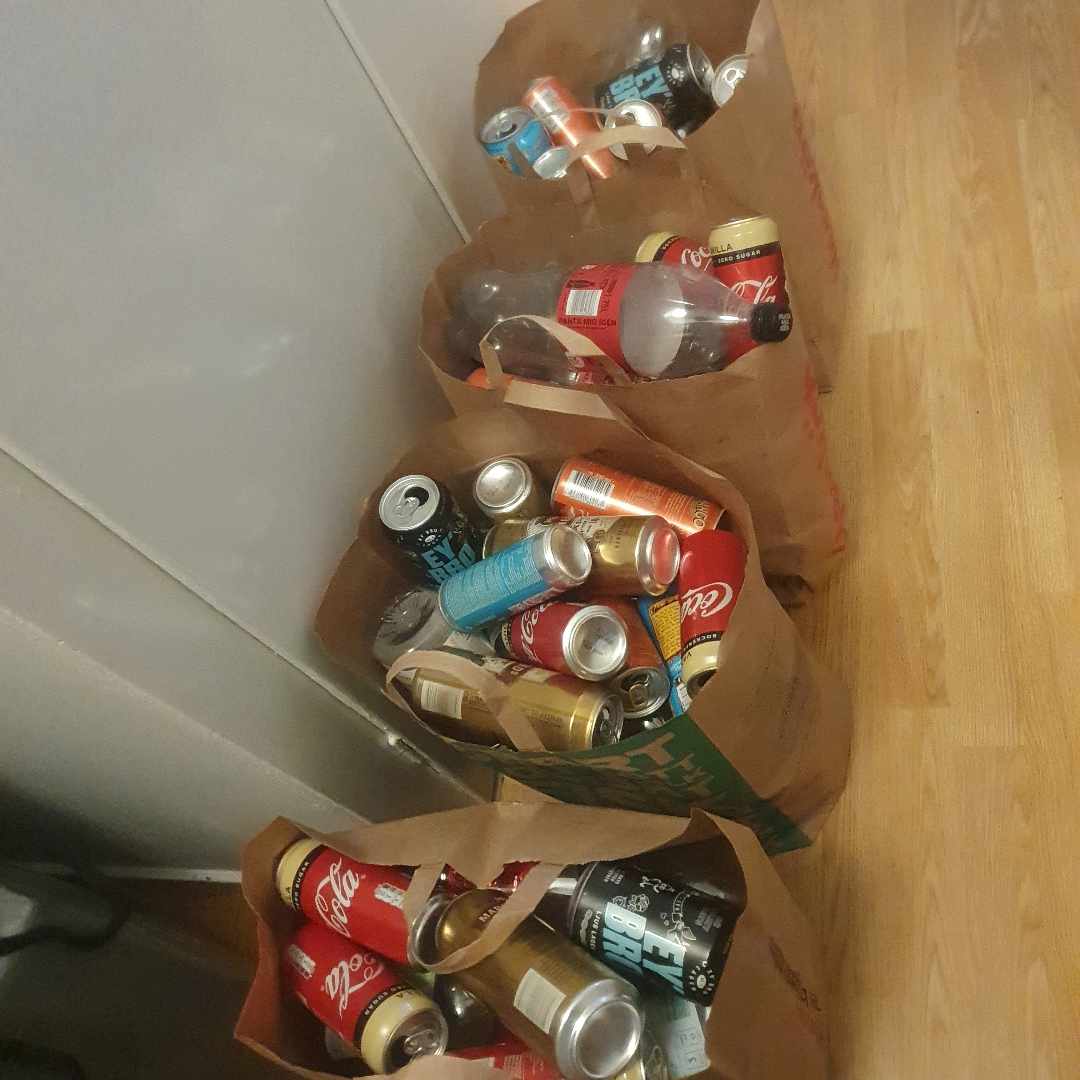 image of Cardboard, plastic, pant - Hägersten