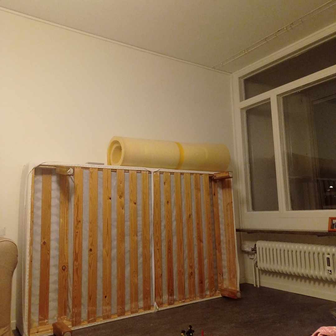 image of Säng till soptippen - Vällingby