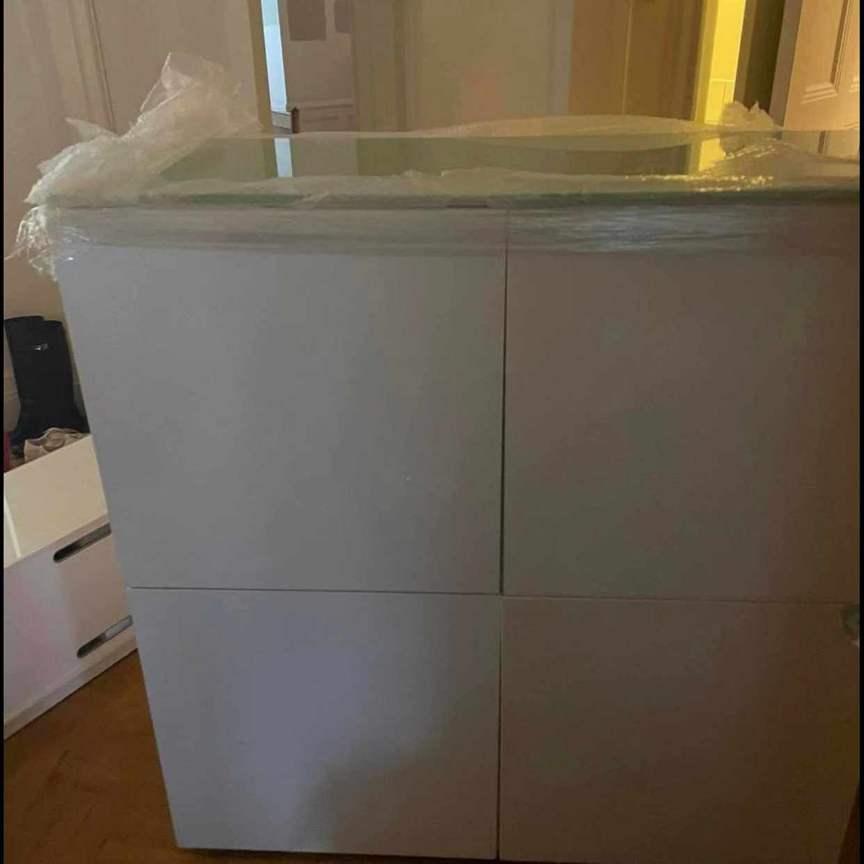 image of Hämta en stor byrå - 