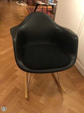image of Eames Armchair gungstol - 