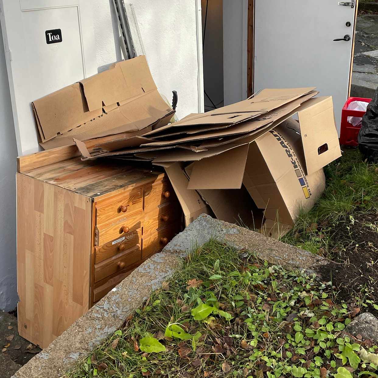image of Diverse skräp till tippen - Vallentuna