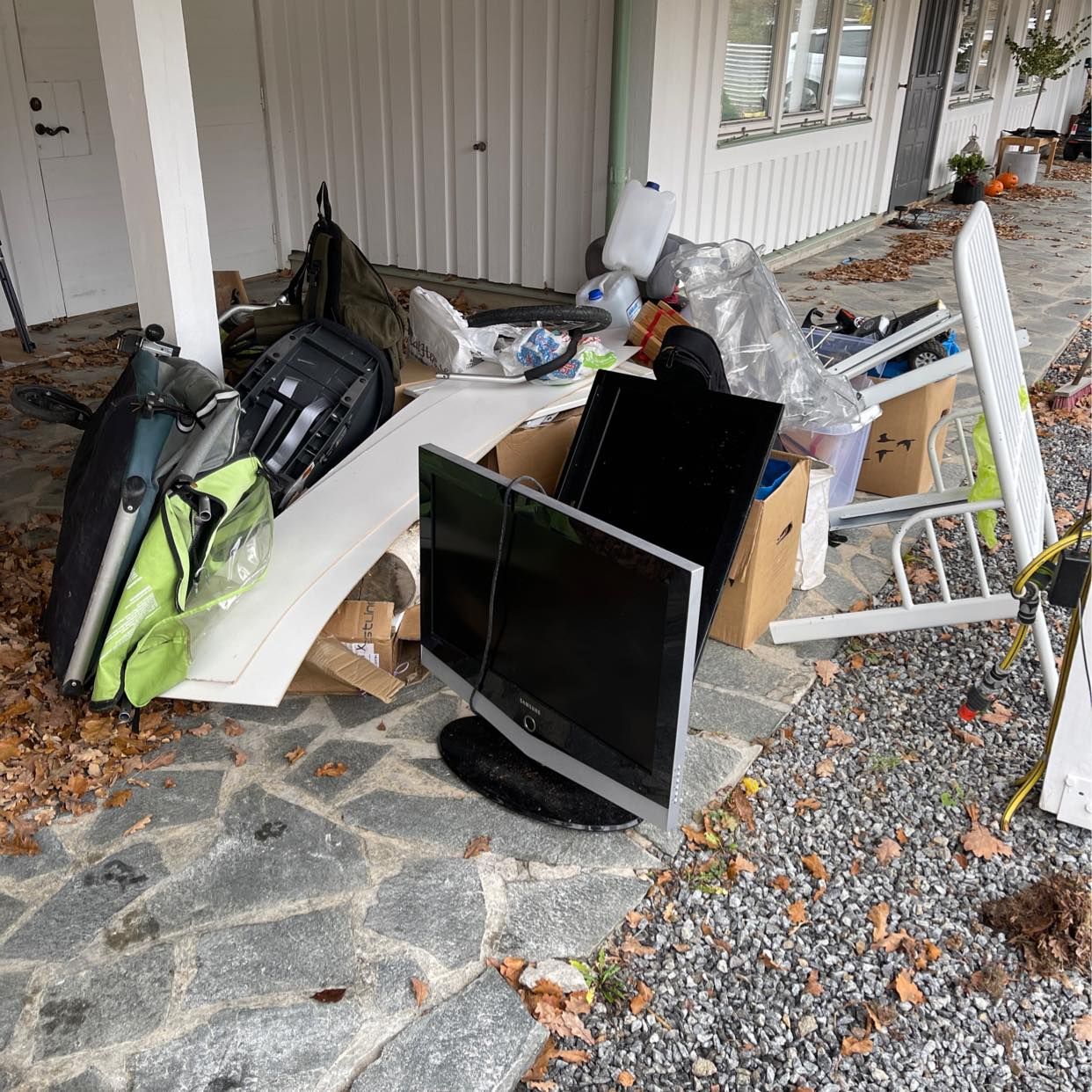 image of Till tippen samt återbruk - Saltsjöbaden