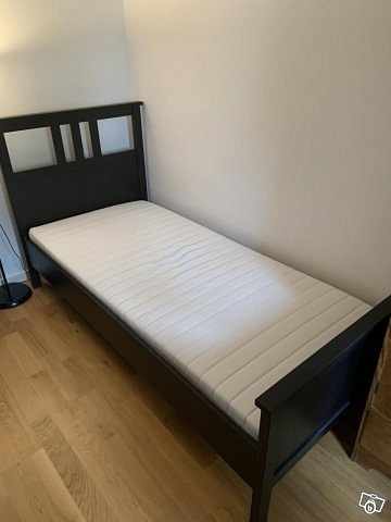 image of IKEA Hemnes Säng 90*200 - 
