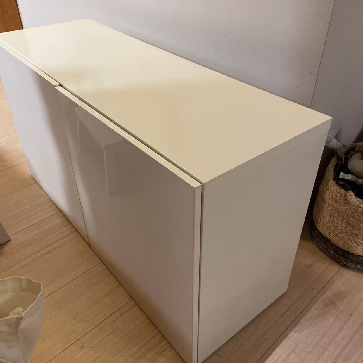 image of Tv-bänk plus emballage - Stockholm