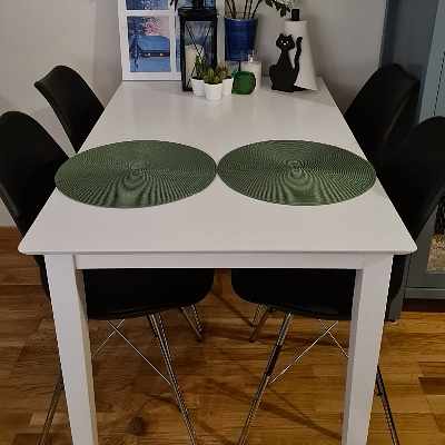 image of Hämta bord och 4 stolar - 