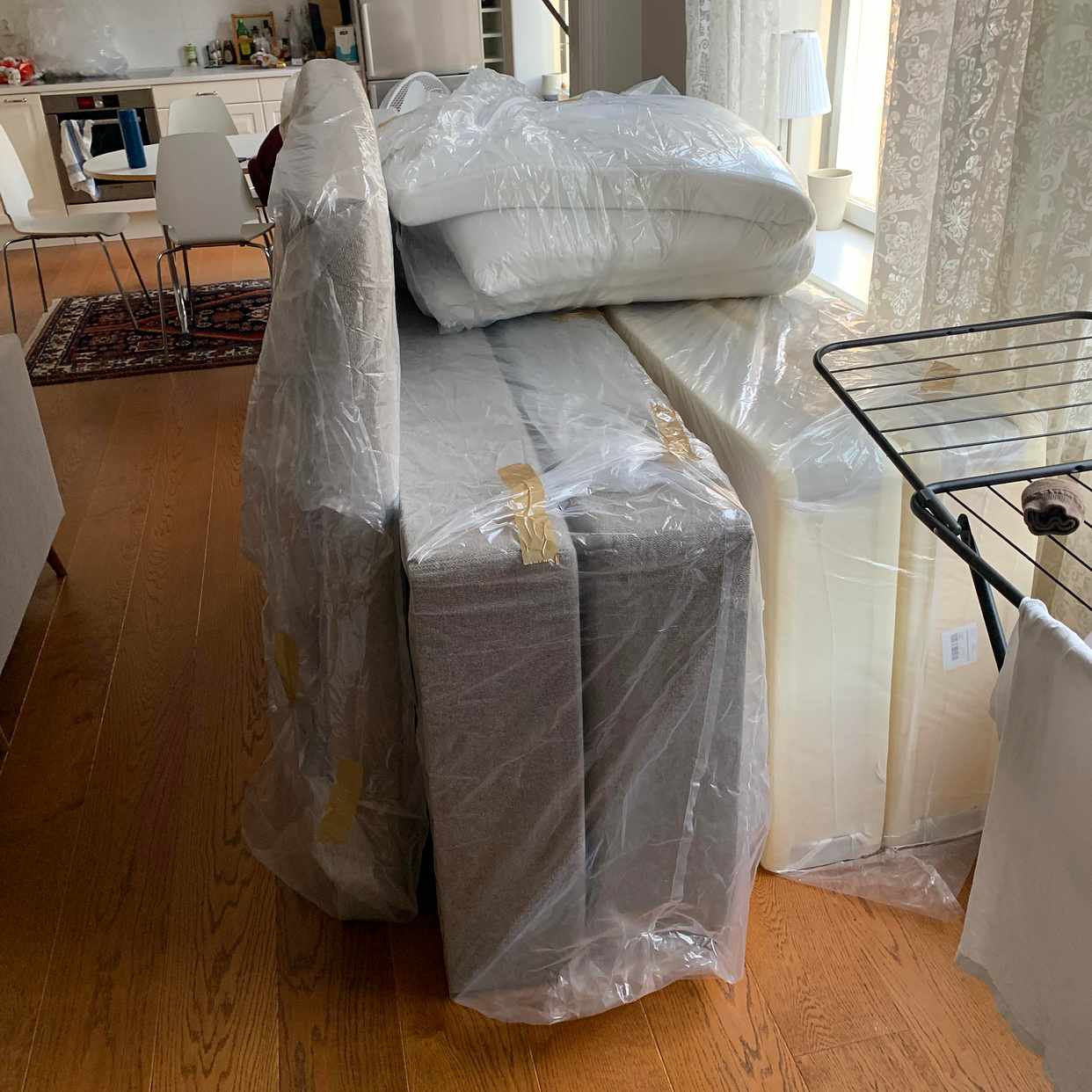 Moving bed and headboard Tiptapp