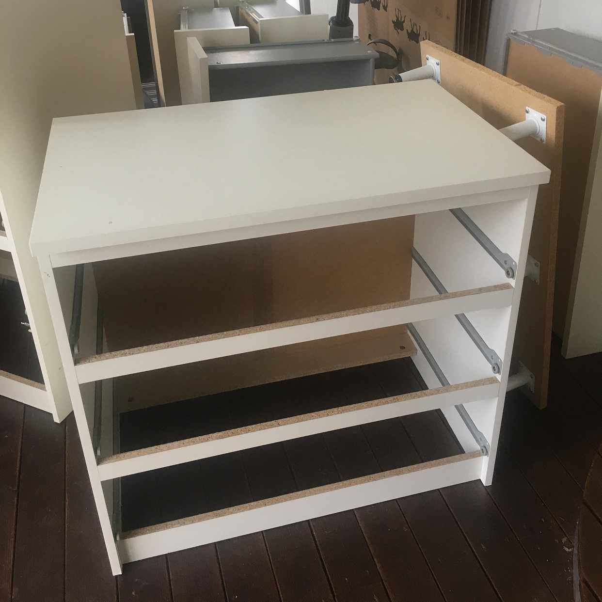 image of Gratis Byrå med 7 lådor - Spånga