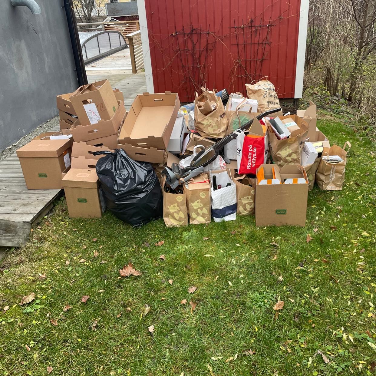 image of Blandat skräp - Älvsjö