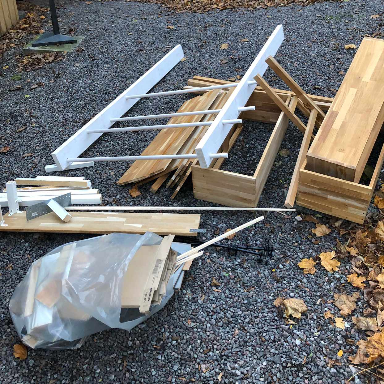 image of Bookshelves and waste - Stockholm