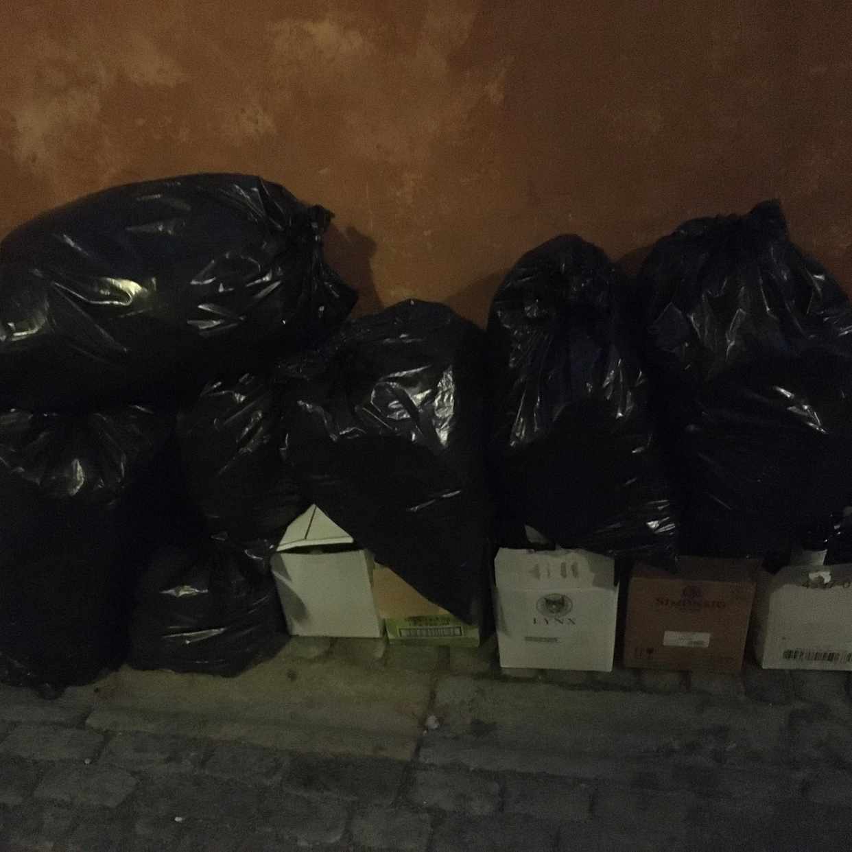 image of Garbage after the party - Stockholm