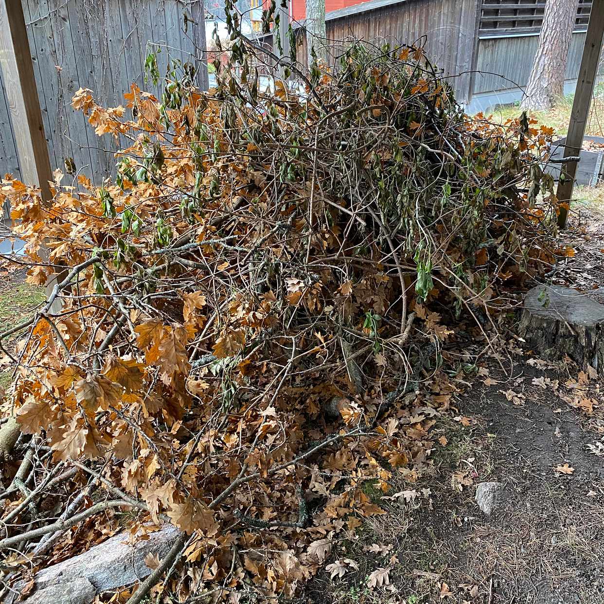 image of Trädgårdsavfall skjutdörr - Vaxholm