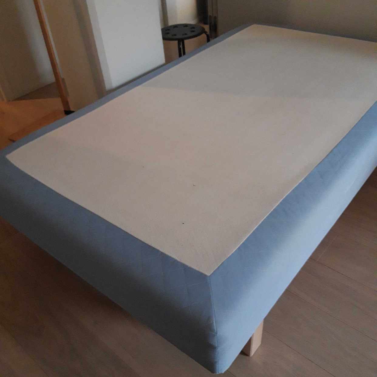 image of 1 säng, 5 stolar - Stockholm