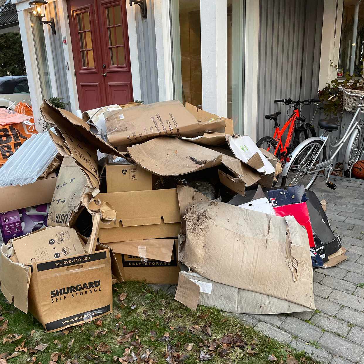image of Att hämta diverse avfall - Täby