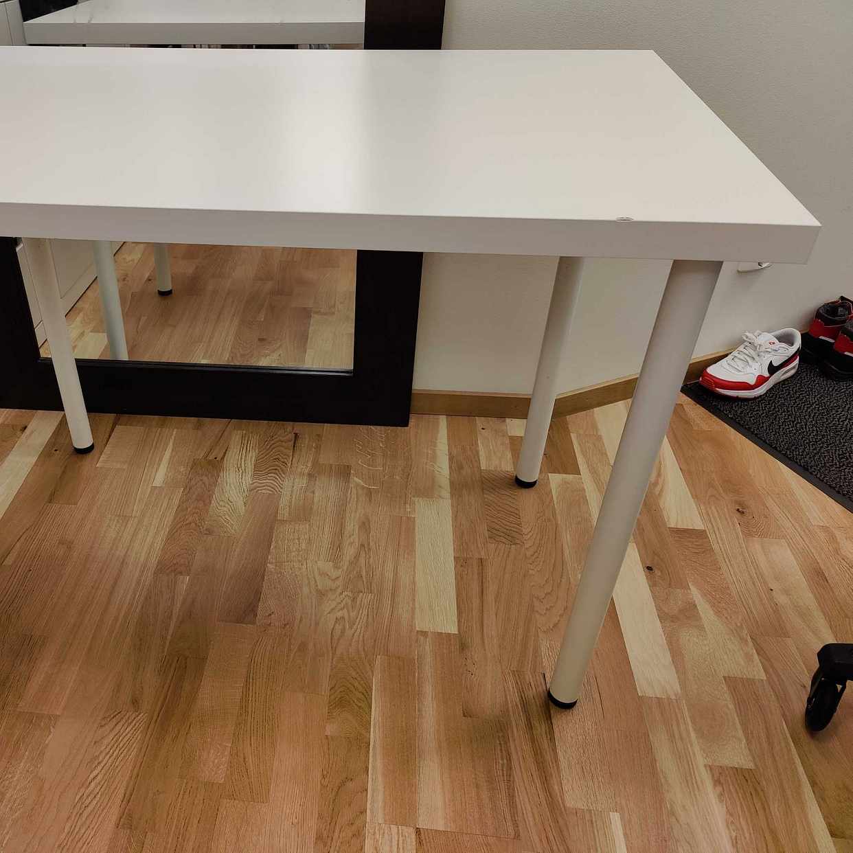 image of IKEA skrivbord - Bromma