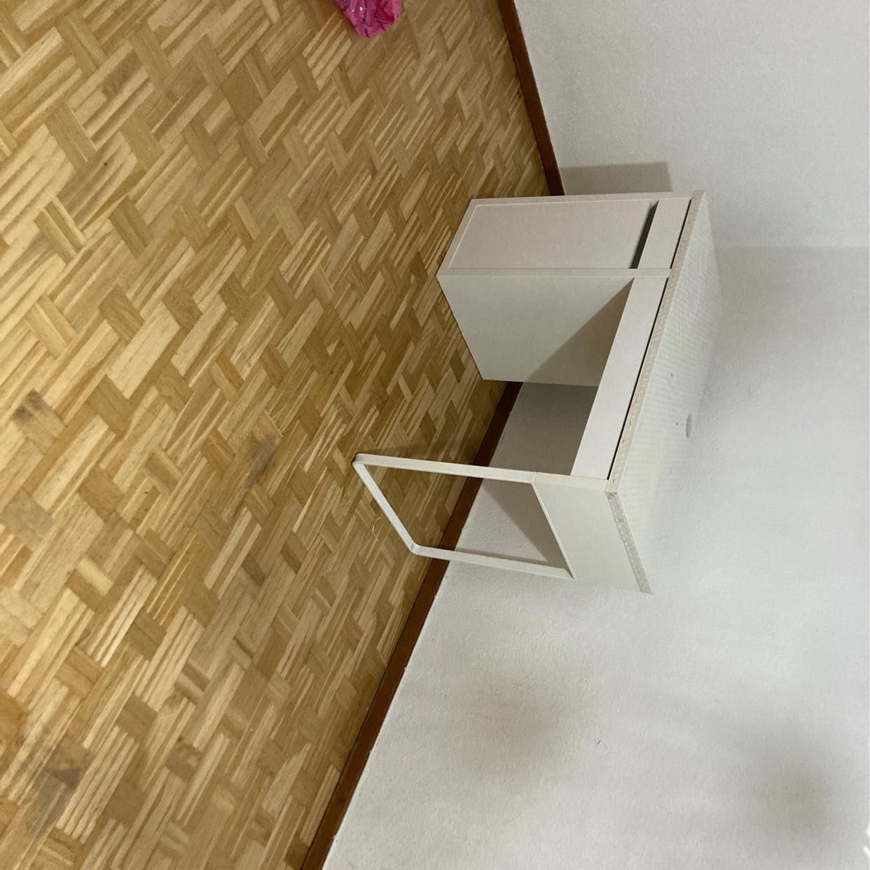 image of Throw them to recycle - Märsta