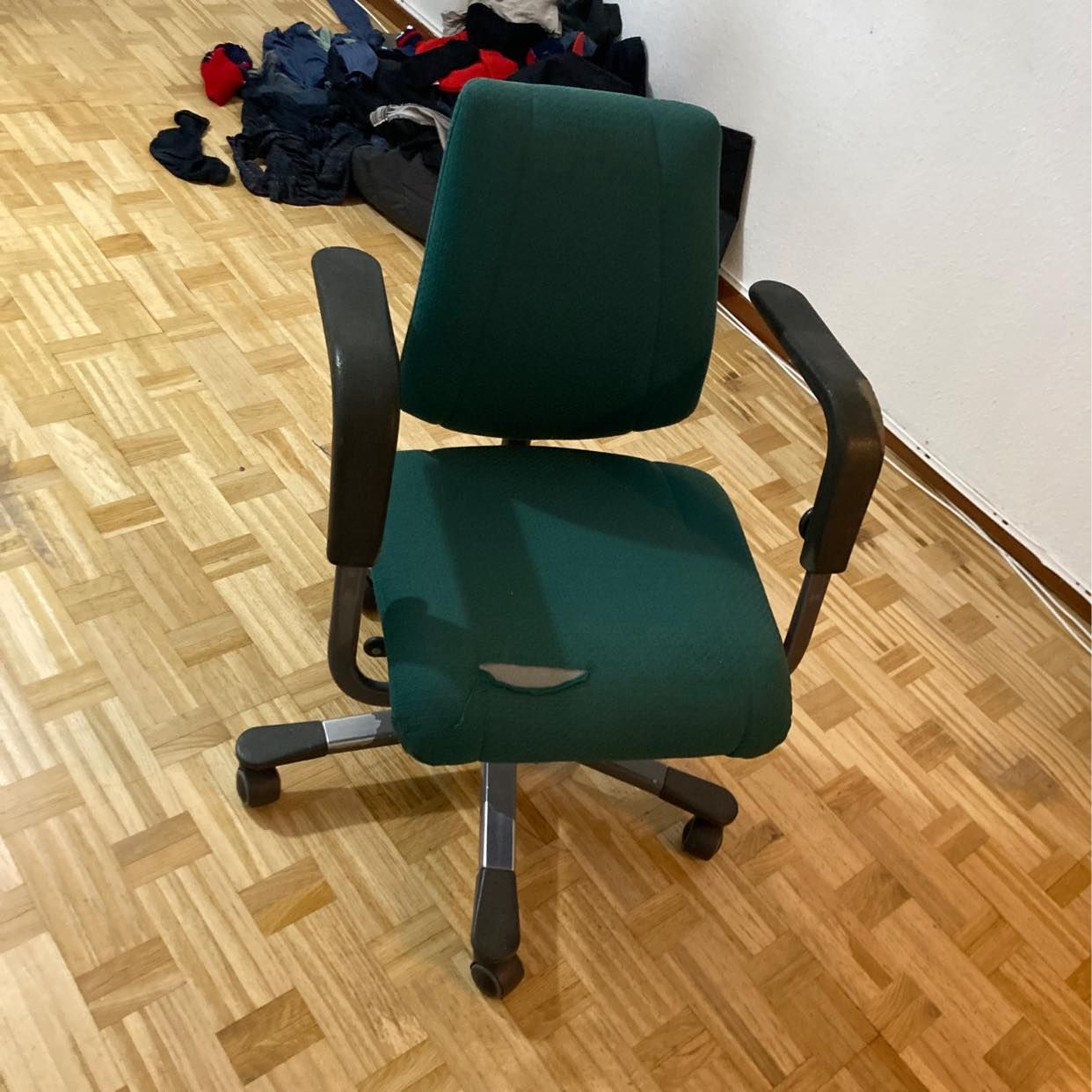 image of Throw them to recycle - Märsta