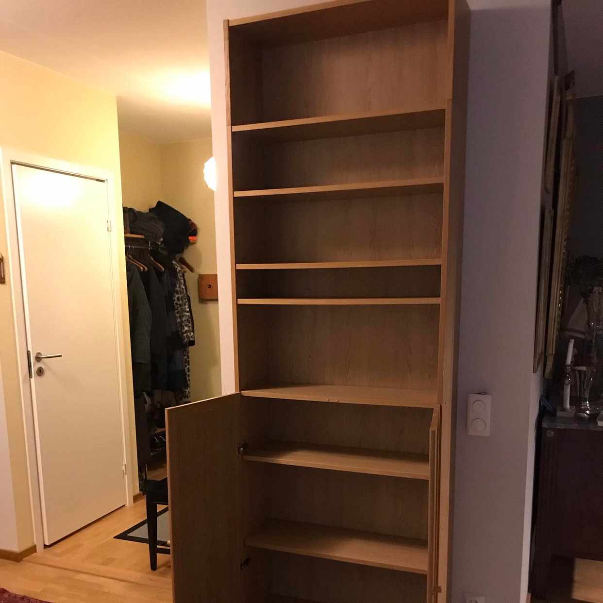 image of Billybokhylla i ekfanér - Stockholms Stad