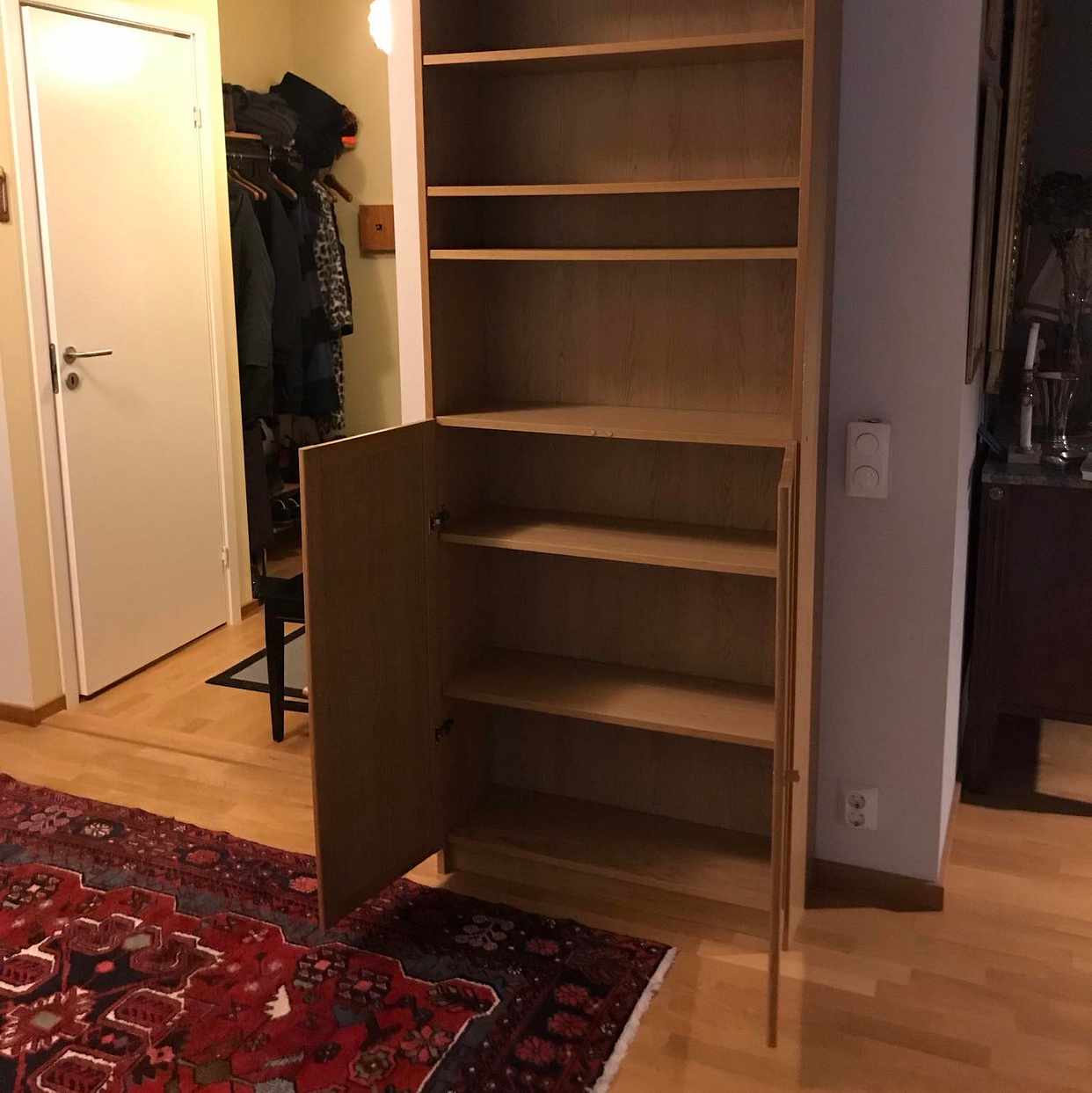 image of Billybokhylla i ekfanér - Stockholms Stad