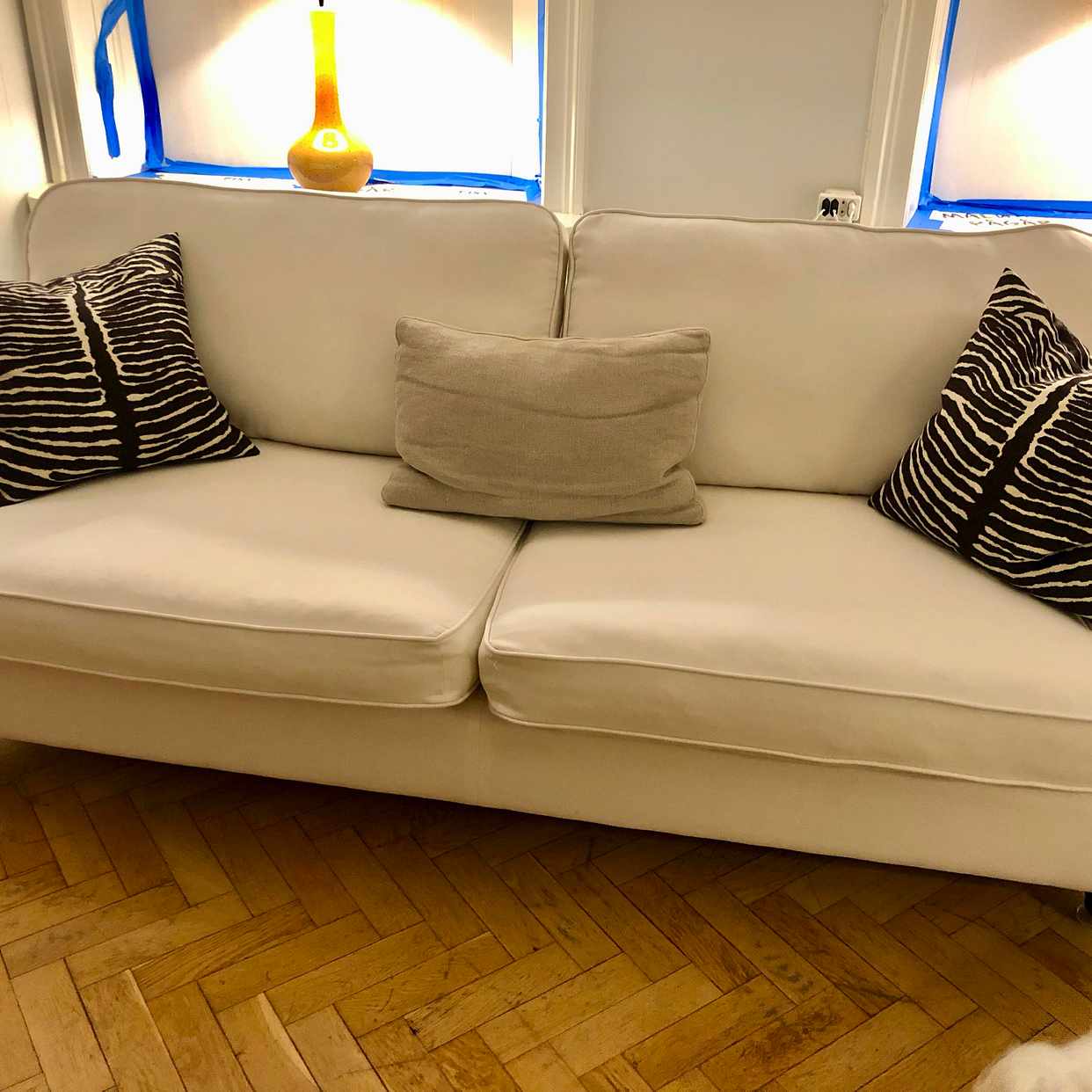 image of Fin & ren soffa skänkes - Stockholm