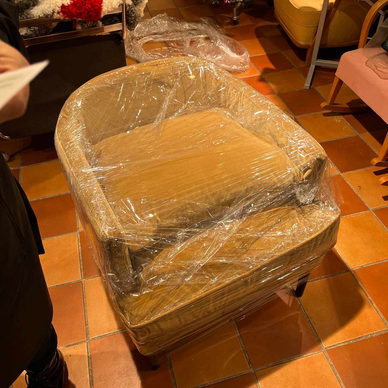 image of Pickup and move chair - 