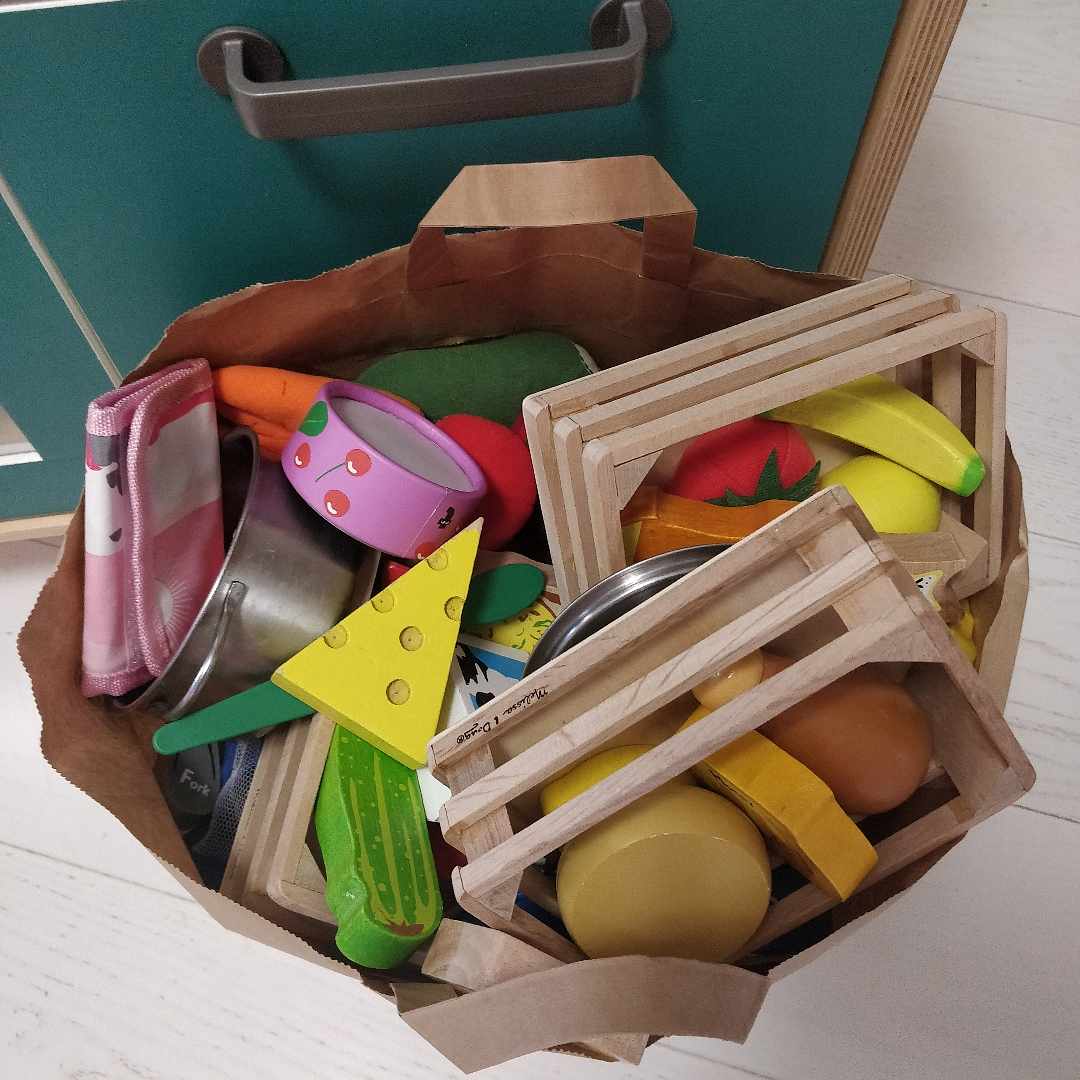 image of Play kitchen + food - Solna