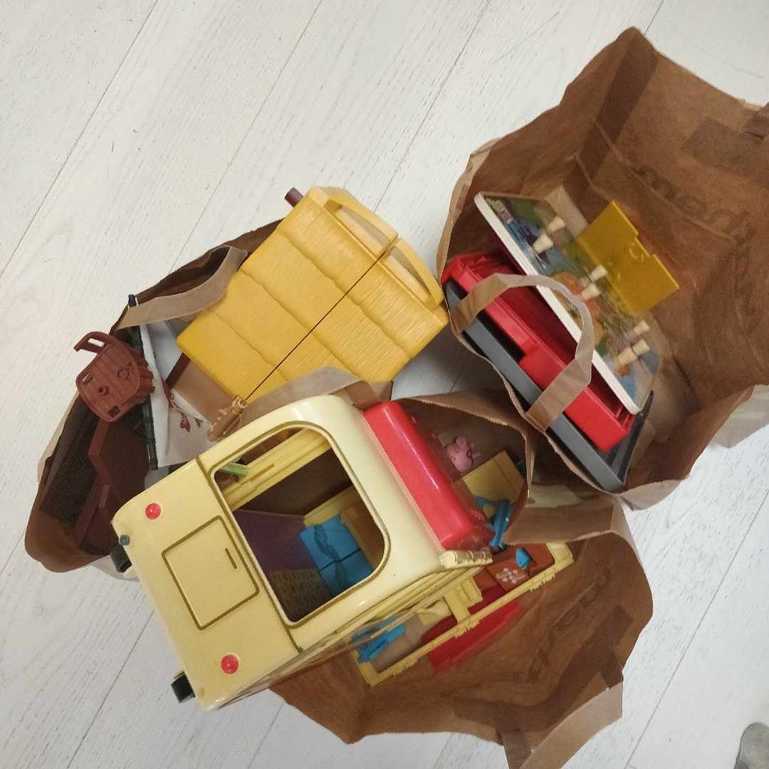 image of Toys (pirate ship, Peppa) - Solna