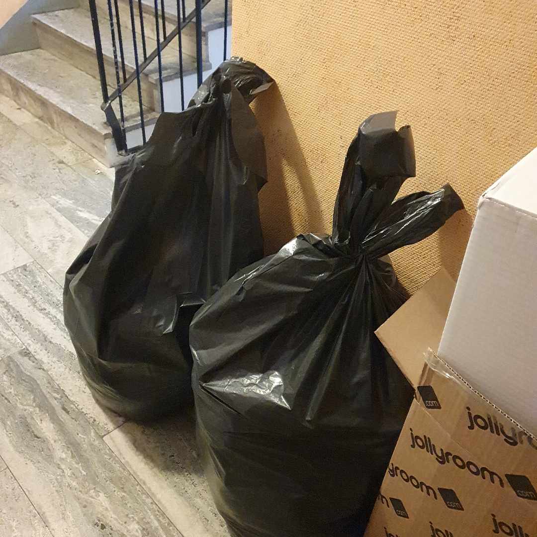 image of Emballage samt tyg/kläder - Spånga