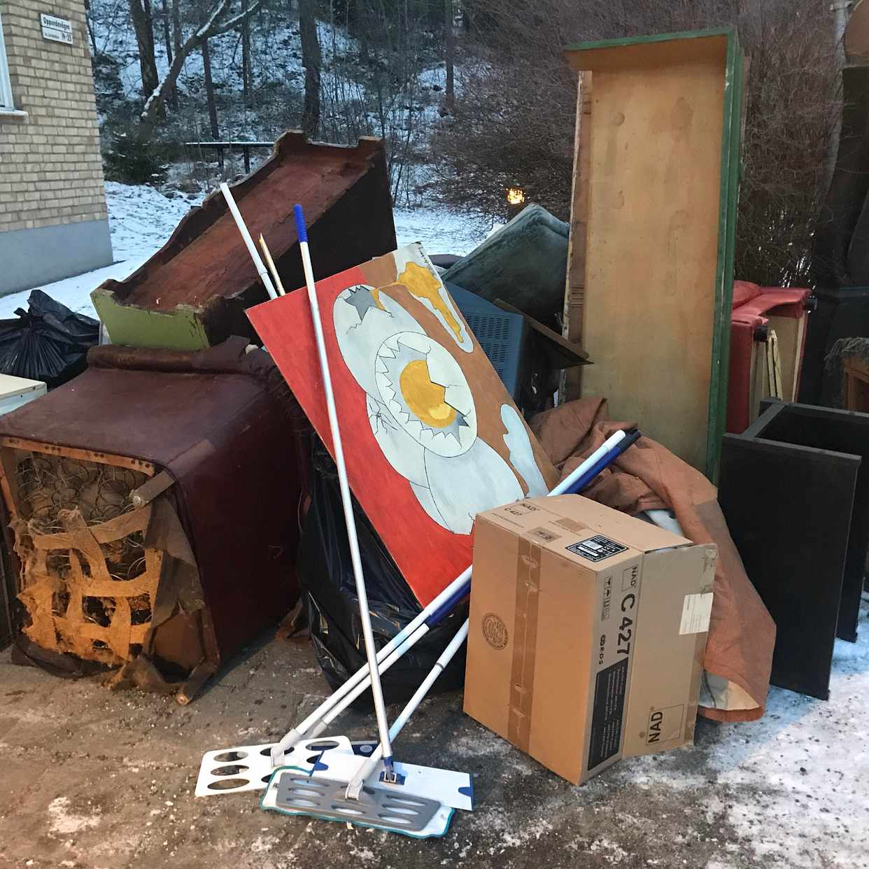image of Hämta skräp och återvinn - Enskede