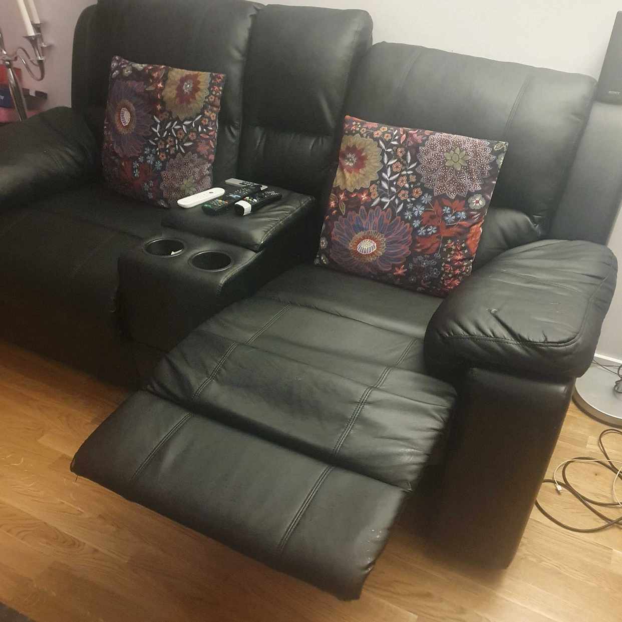 image of 3sits och 2 sits biosoffa - Solna