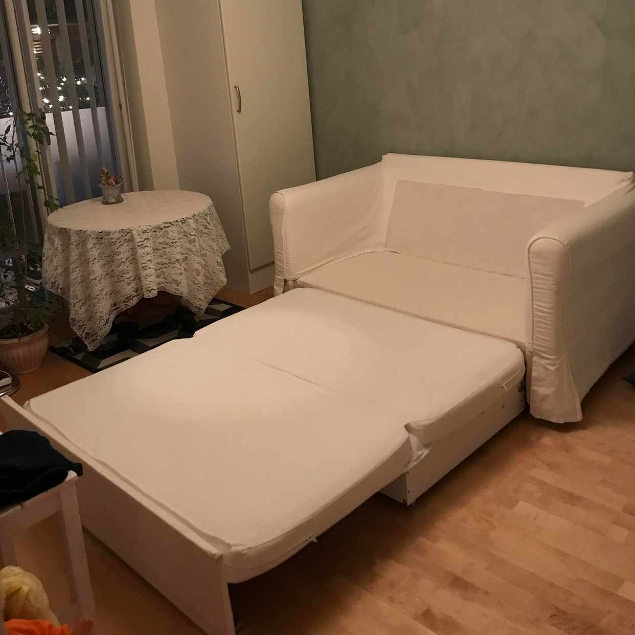 image of Bäddsoffa bortskänktes - Stockholm