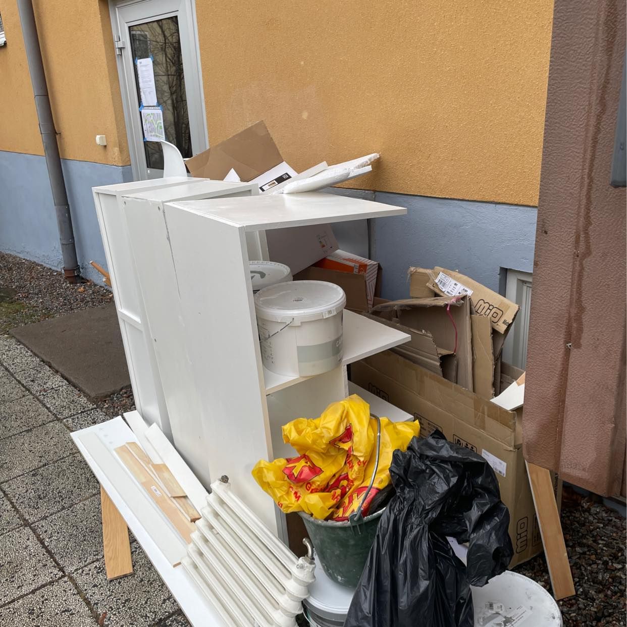 image of Slänga skräp. - Johanneshov