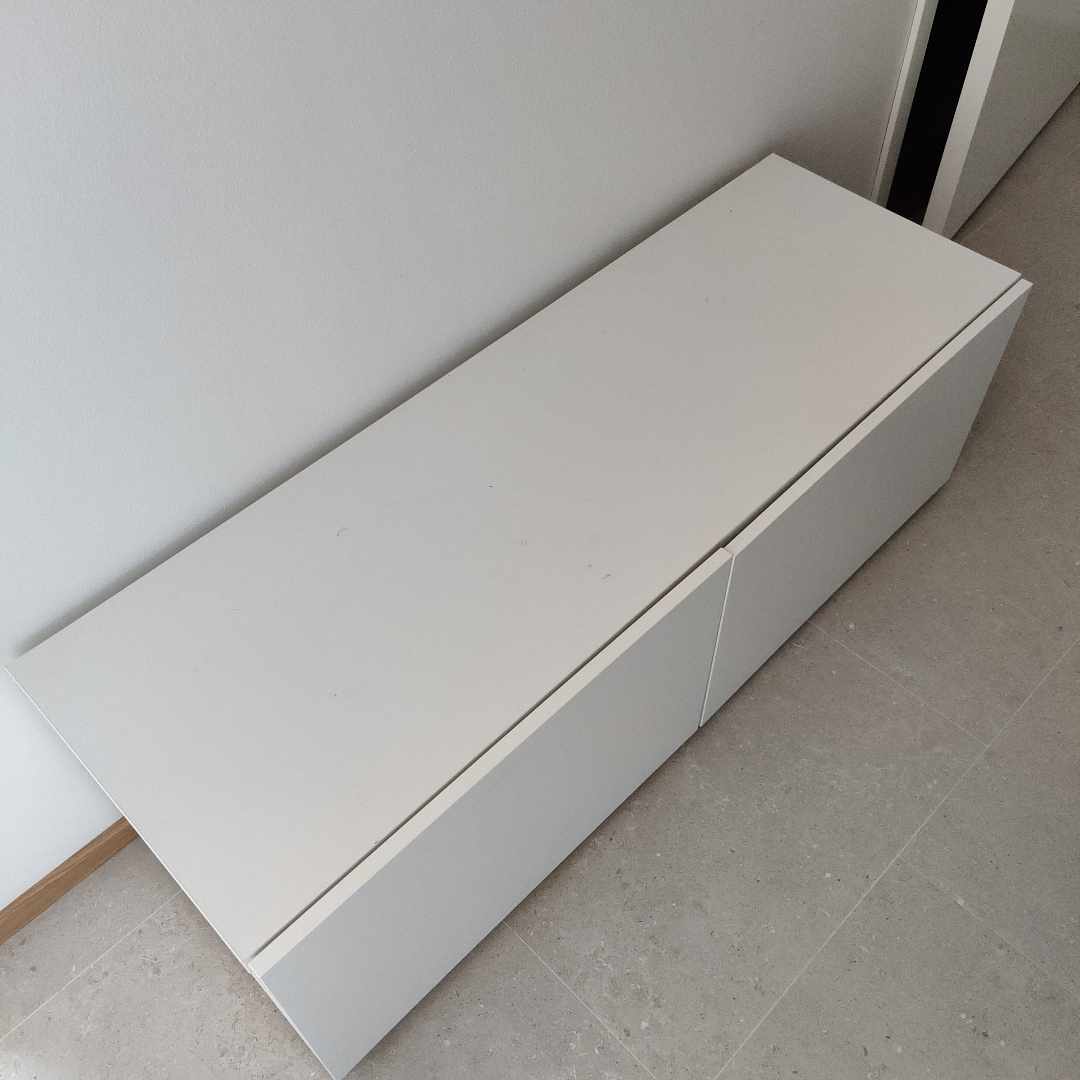 image of Bort med säng och tv-bänk - Limhamn