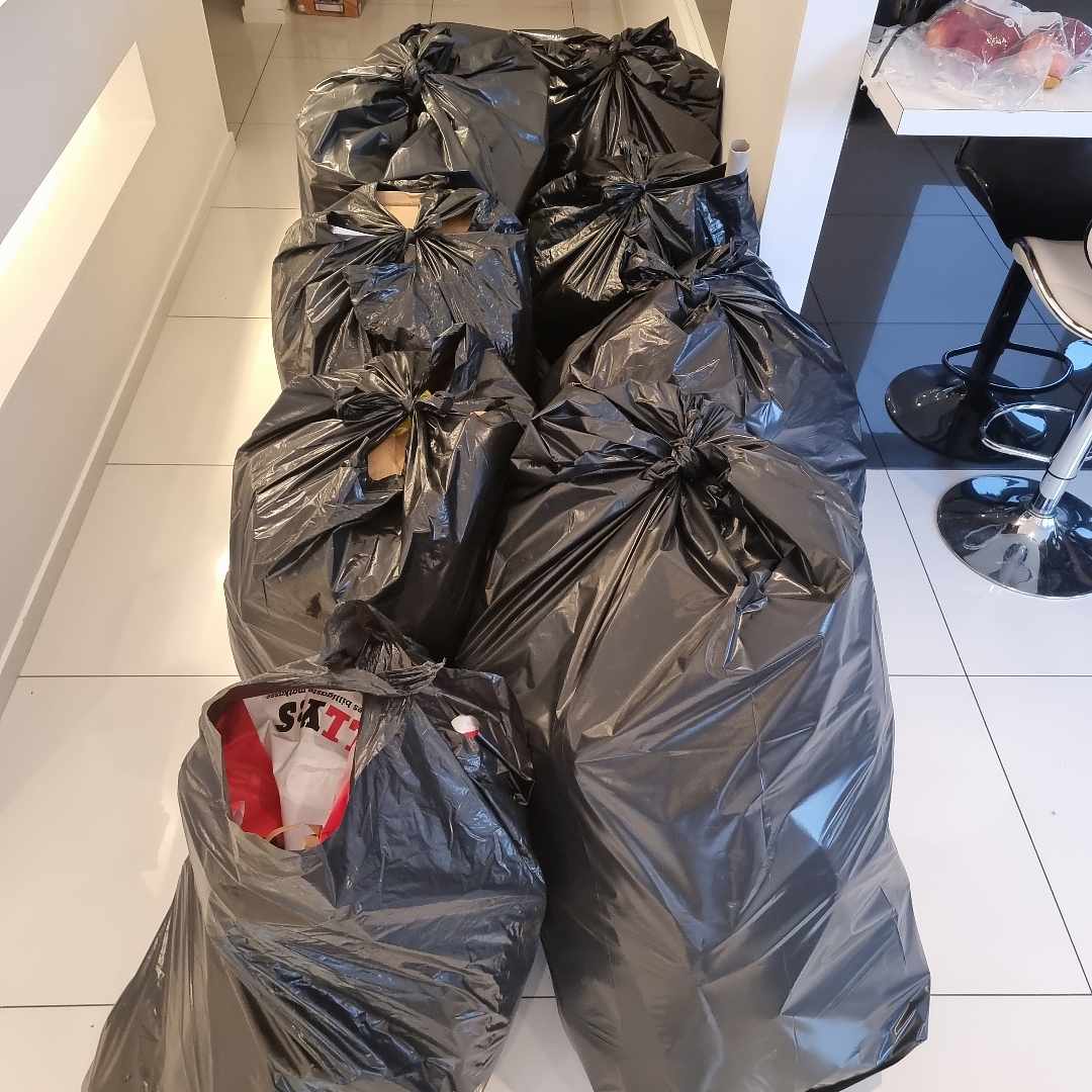 image of 8 sopsäckar med brännbart - Södertälje