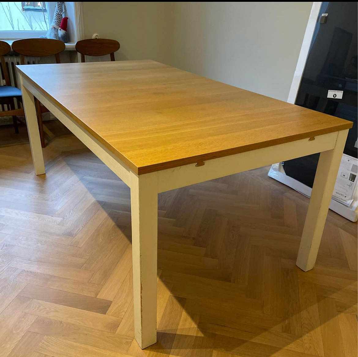 image of Slänga matbord - Stockholm