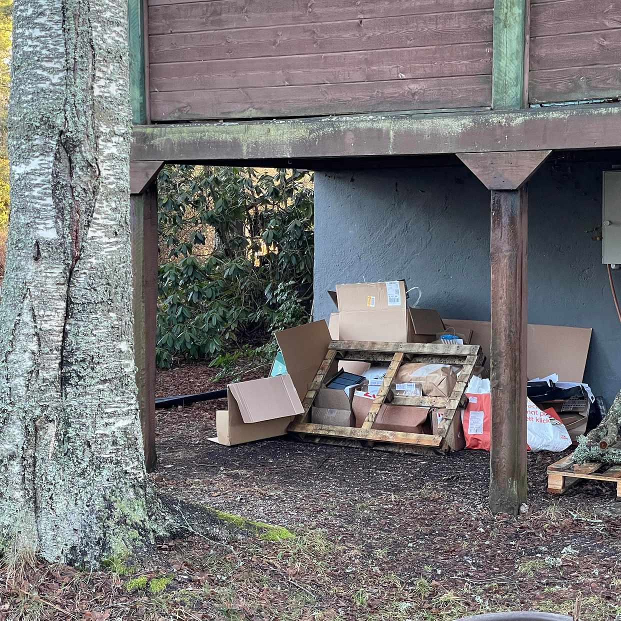 image of Cardboard & plastic - Åkersberga
