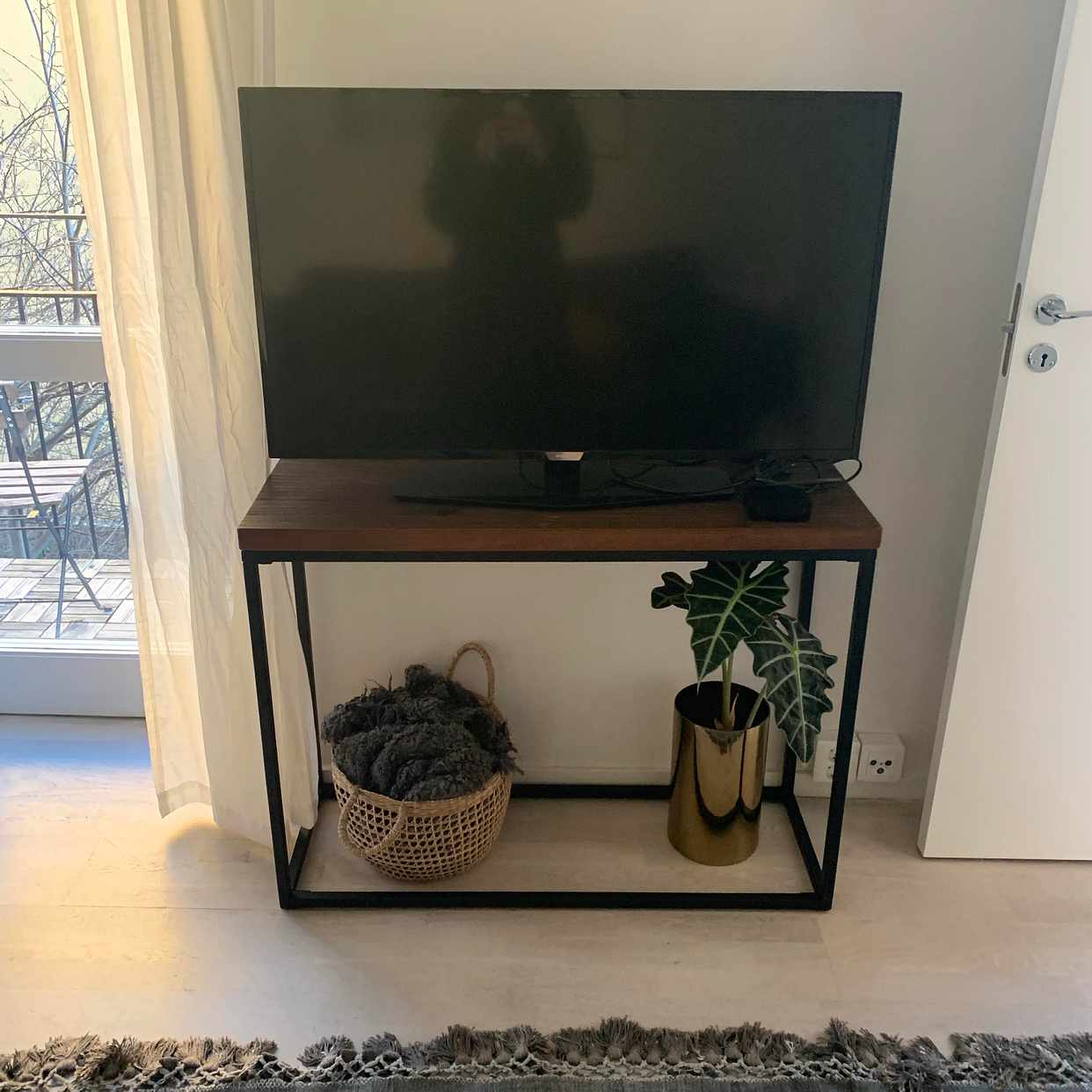 image of Möbler + TV - Stockholm