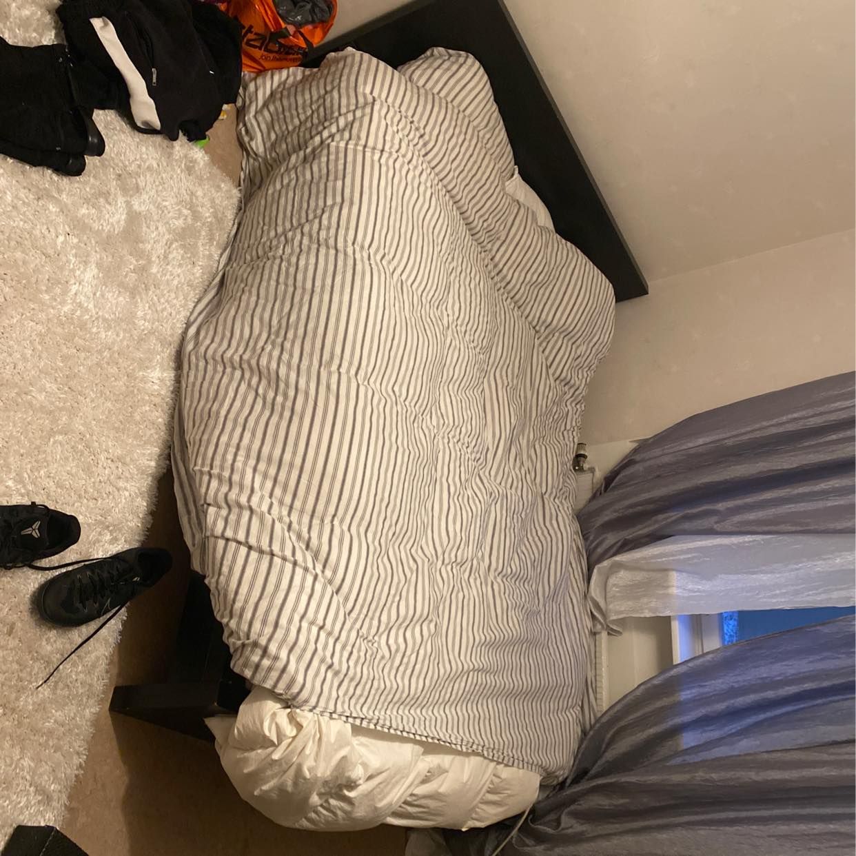 image of 3 sängar, två soffor - 