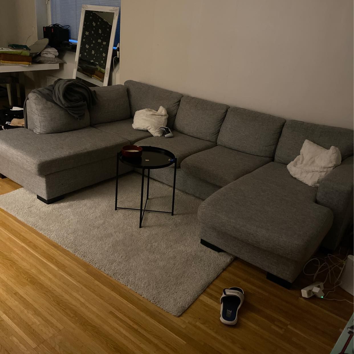 image of 3 sängar, två soffor - 