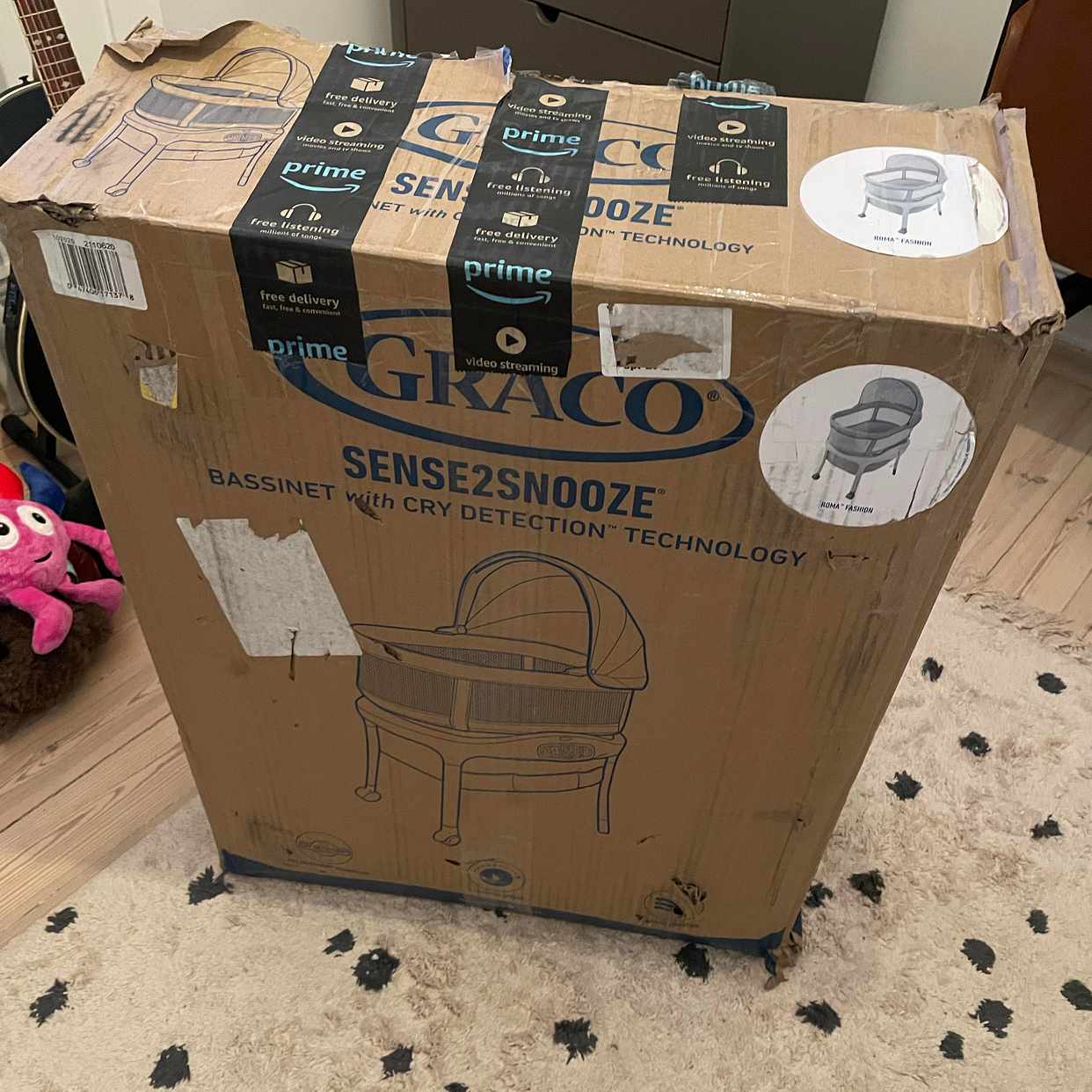 image of Box with Baby crib inside - 