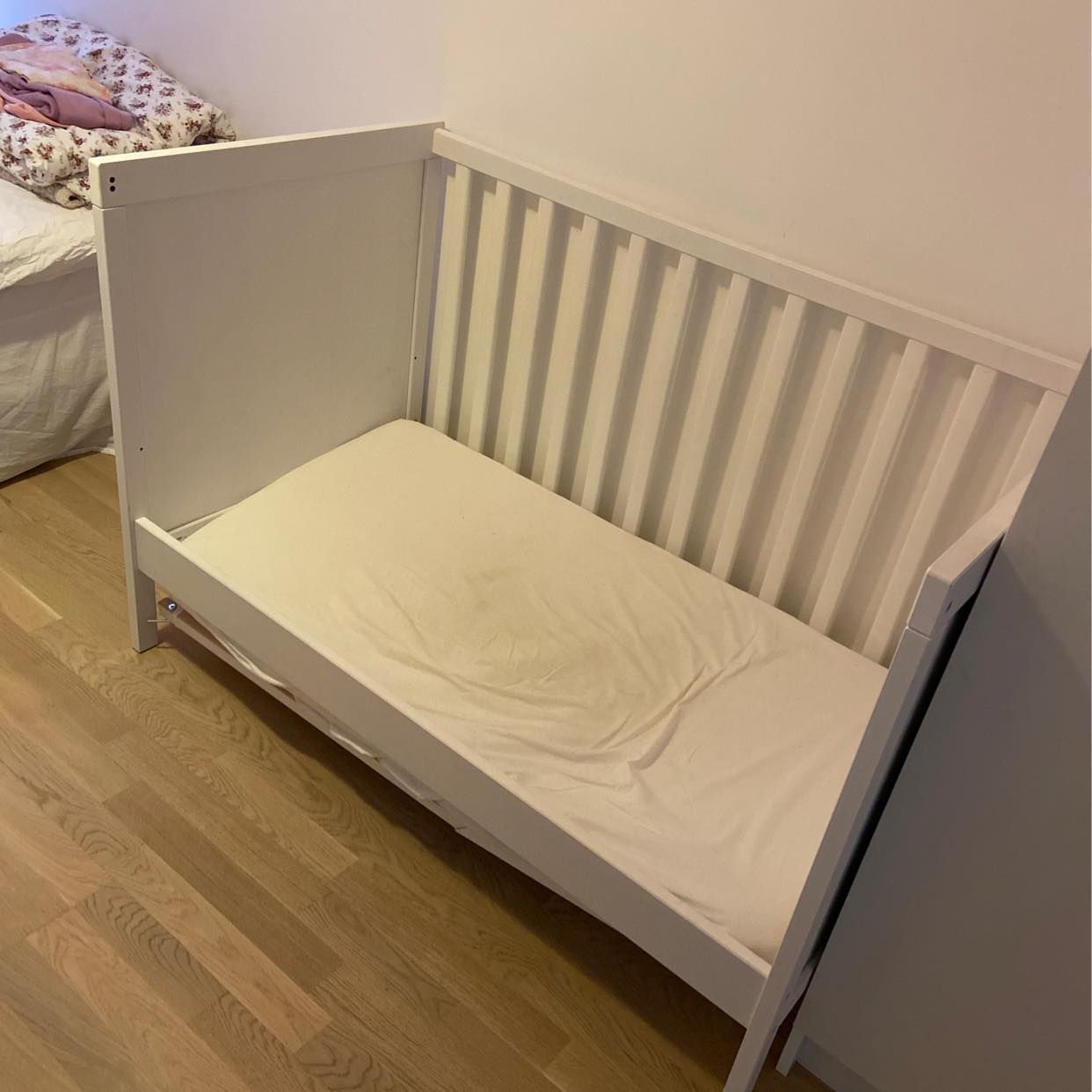 image of Spjälsäng/ Kids bed - Bromma