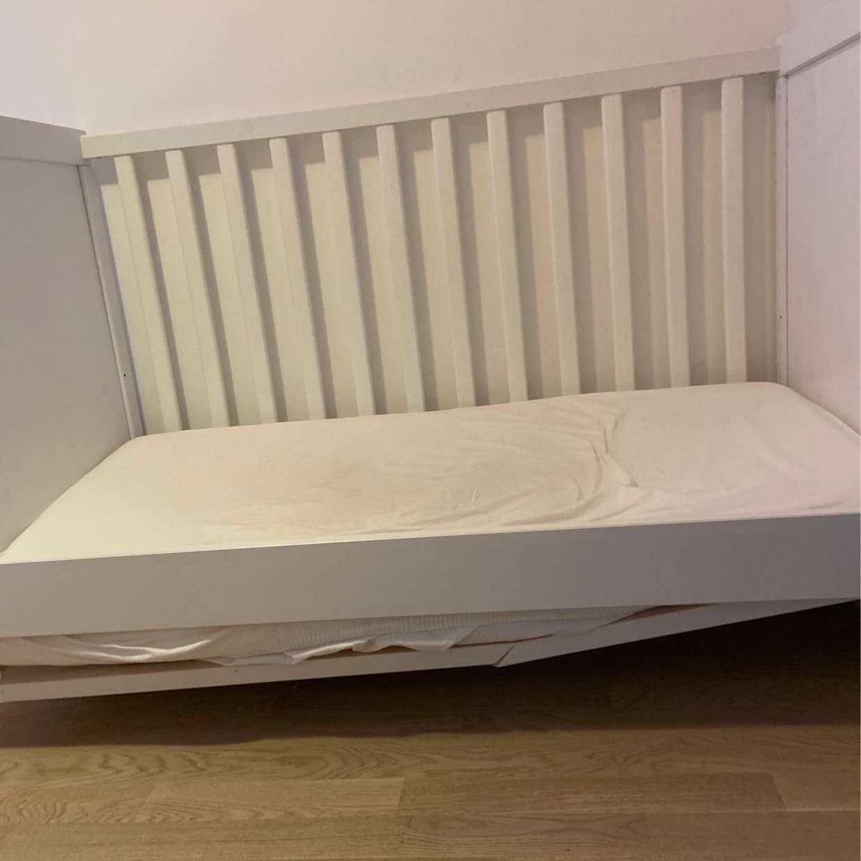 image of Spjälsäng/ Kids bed - Bromma