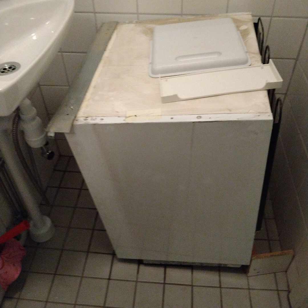 image of Non functioning fridge - Stockholm
