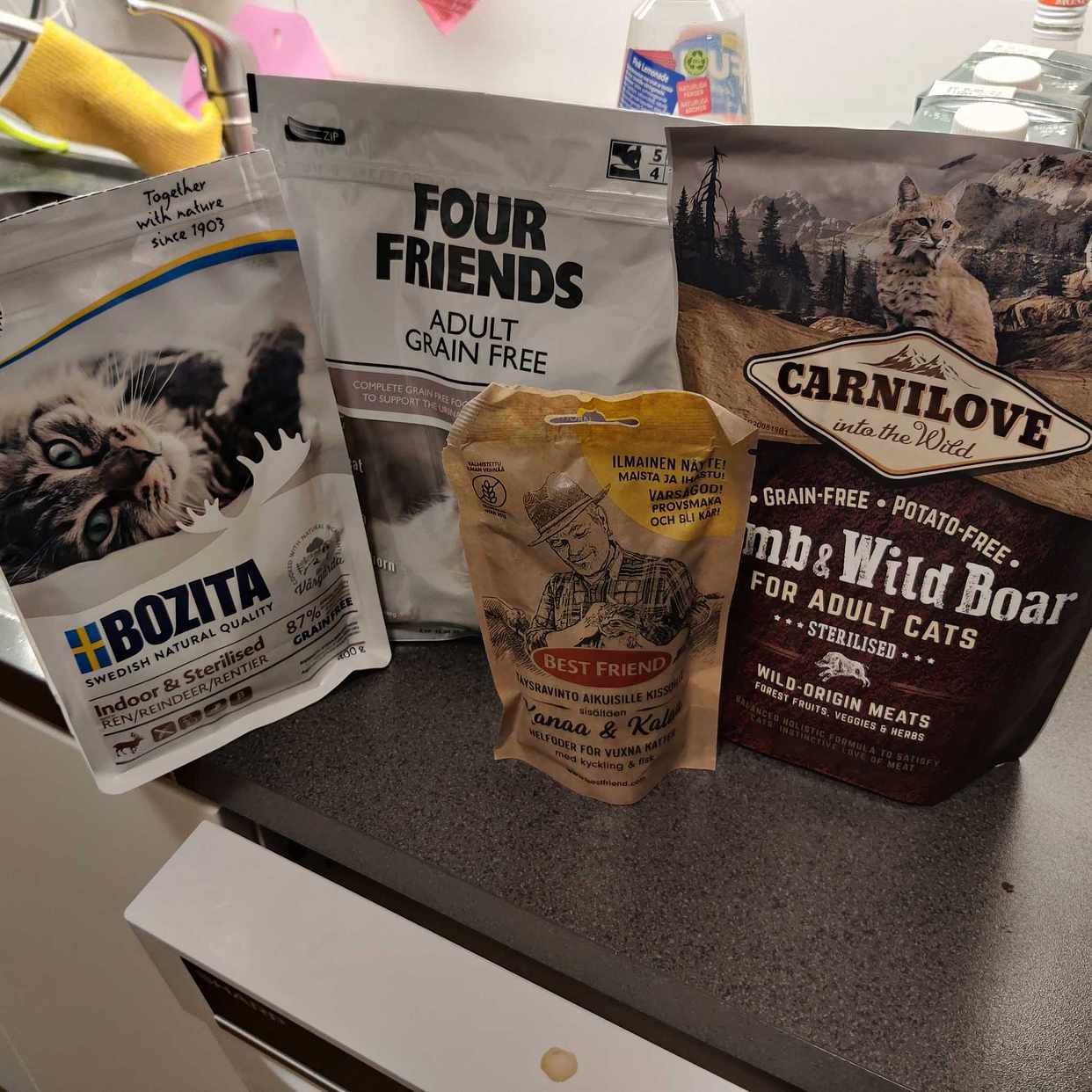 image of Sample dry cat food bags - Upplands Väsby