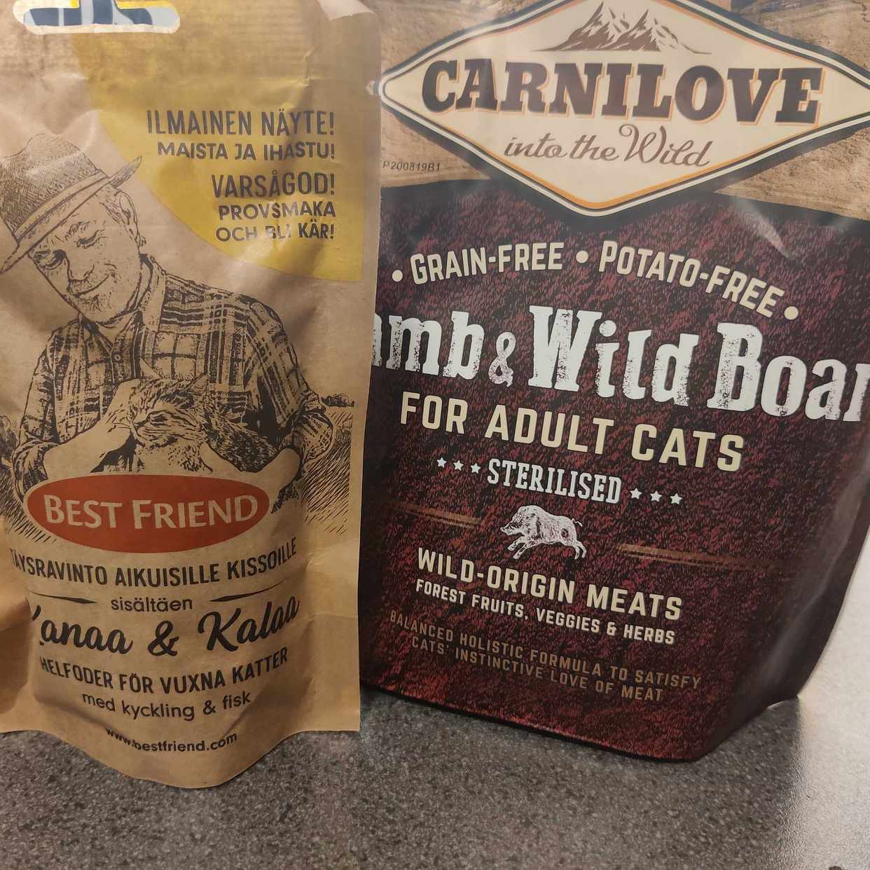 image of Sample dry cat food bags - Upplands Väsby